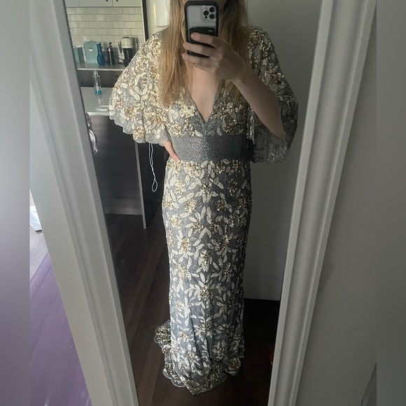 Mac Duggar Silver Dress. Worn once, pristine condition. Size 10 - Picture 2 of 3